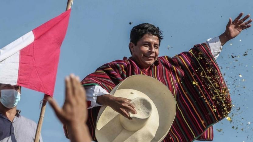 Peru seçiminde resmi olmayan sonuçlara göre önde giden sosyalist aday Pedro Castillo, zafer ilan etti 