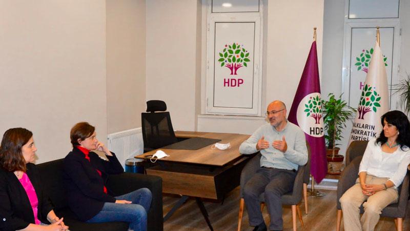 CHP İstanbul İl Başkanlığı'ndan HDP İstanbul İl Başkanlığı'na taziye ziyareti