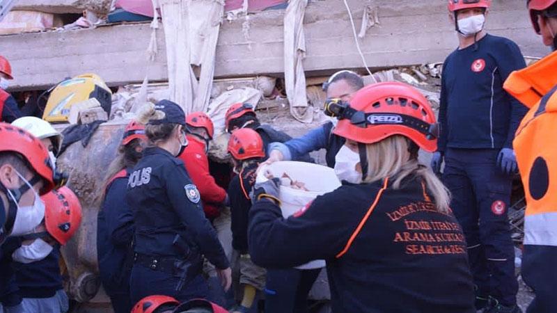 İzmir'de 11 vatandaşın yaşamını yitirdiği Yağcıoğlu Apartmanı'nın 1975 Deprem Yönetmeliği'ne bile aykırı inşa edildiği ortaya çıktı