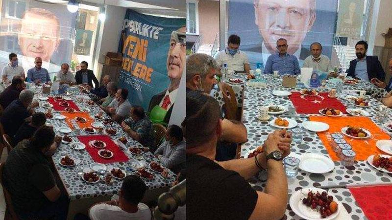 AKP’liler etkinlikte Türk bayrağını, masa örtüsü olarak kullandı