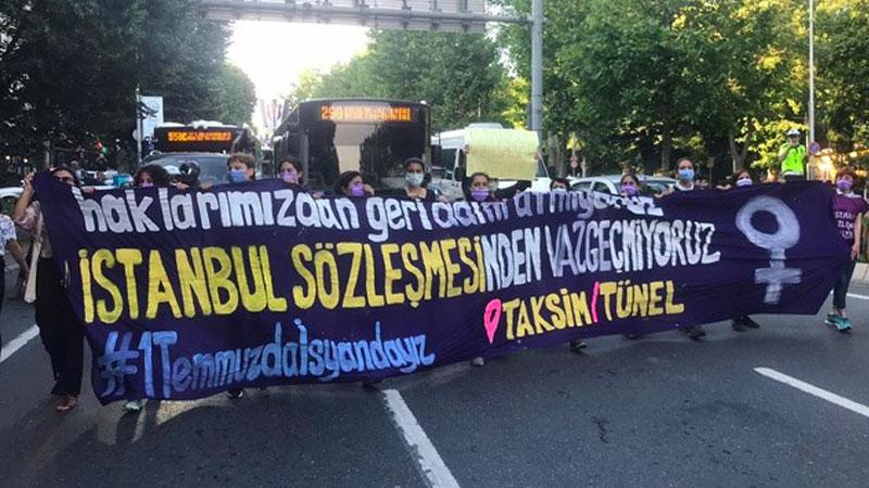 Kadınlardan İstanbul Sözleşmesi'nin feshedilmesine karşı yol kesme eylemi