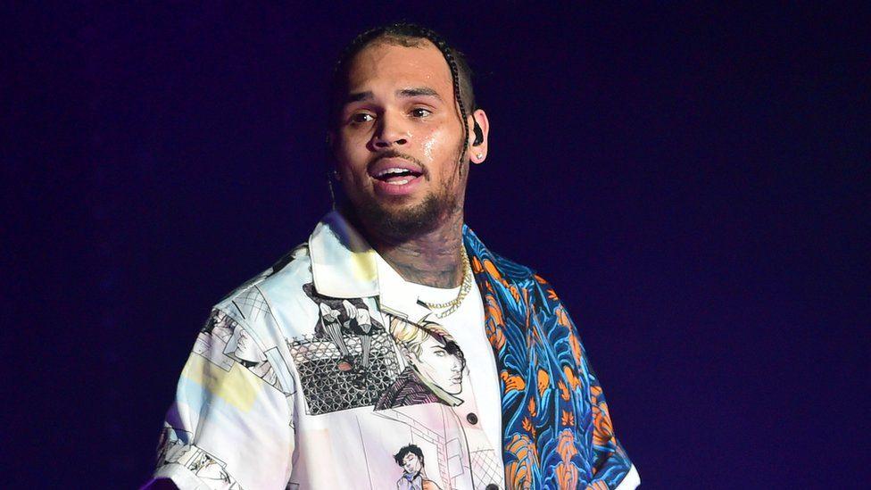 Şarkıcı Chris Brown, bir kez daha kadına şiddetle suçlanıyor