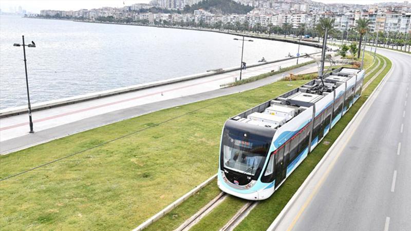 Tunç Soyer: Yarından itibaren tramvaylarımızda ücretsiz internet olacak