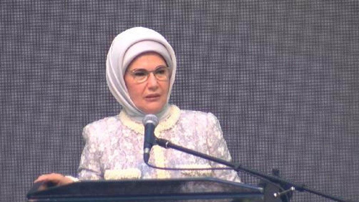 Emine Erdoğan: Gelin hep birlikte basit önlemler alalım; alışverişe çıkmadan önce alınacaklar listesi hazırlayalım, porsiyonlarımızı küçültelim