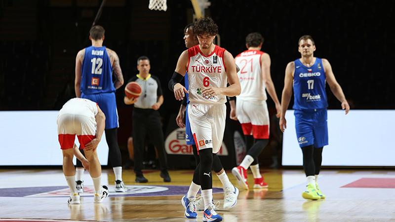 Yunanistan mağlubiyeti sonrası gelen tepkiler üzerine Cedi Osman, sosyal medya hesaplarını kapattı