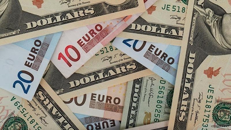 Dolar yeni güne 8.65'ten başladı; euro 10.30