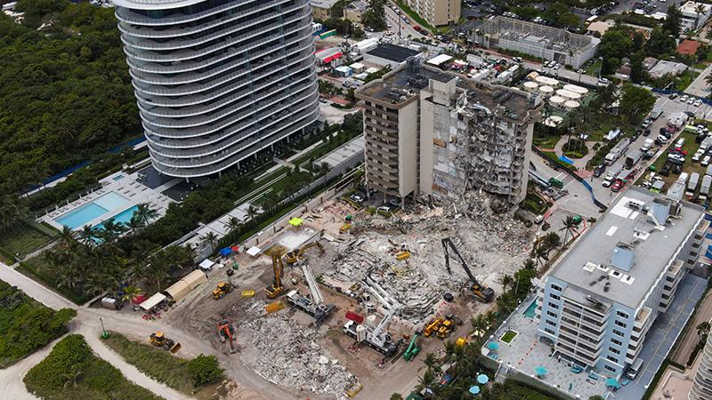 Miami'de çöken 13 katlı binada ölenlerin sayısı 24'e çıktı: 124 kişiden hâlâ haber alınamıyor 