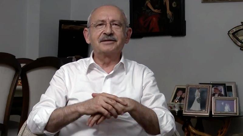 Barış Yarkadaş: Bu yazıyı kaleme alırken, Gürsel Tekin, Kılıçdaroğlu’nun talimatı üzerine yola çıkardığı otobüsünün üzerine “Halkın Otobüsü, halkın Cumhurbaşkanı için yollarda” yazısını yazdırıyordu