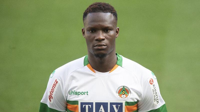 Alanyaspor, Khouma Babacar’ın kalp spazmı geçirdiğini açıkladı