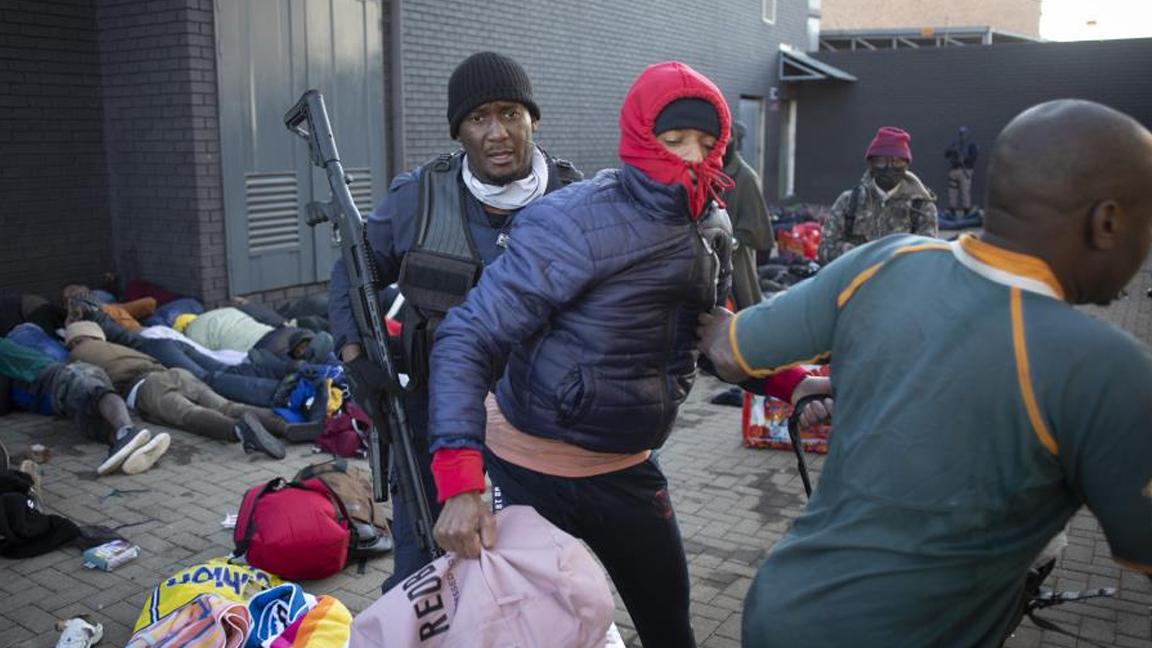 Güney Afrika’daki protestolarda can kaybı 72’ye yükseldi