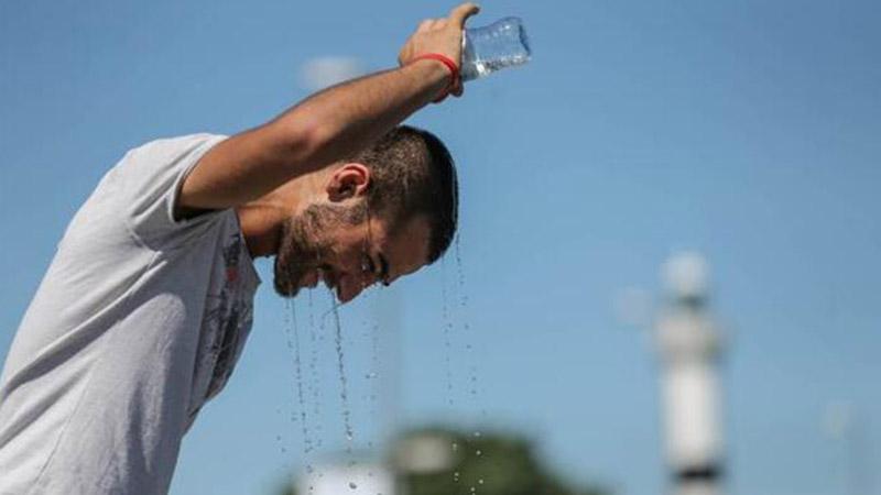 Meteoroloji sıcak çarpmasına karşı uyardı; İstanbul'da nem oranı yüzde 80'in üzerine çıkacak