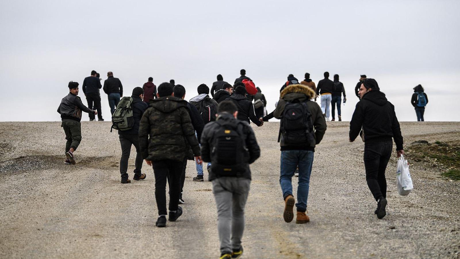 Karar yazarı Kiras: Kitleler halinde Türkiye'ye gelen Afgan göçmenlerin, ilgili devletlerin yönlendirmesi dışında bu işi başarmaları kolay olmasa gerek 