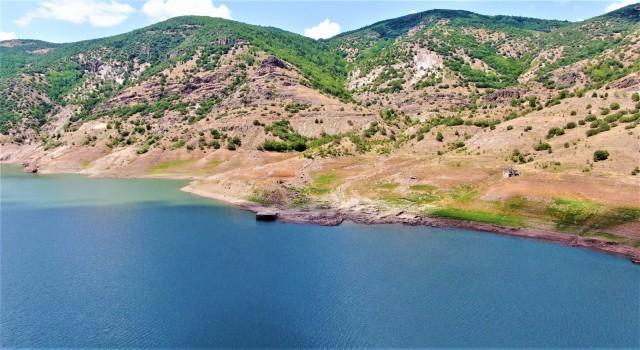 Baraj suyunun altında kalan köy 29 yıl sonra ortaya çıktı 