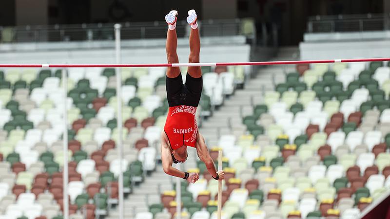 Tokyo 2020 | Ersu Şaşma'dan, sırıkla atlamada tarihi başarı