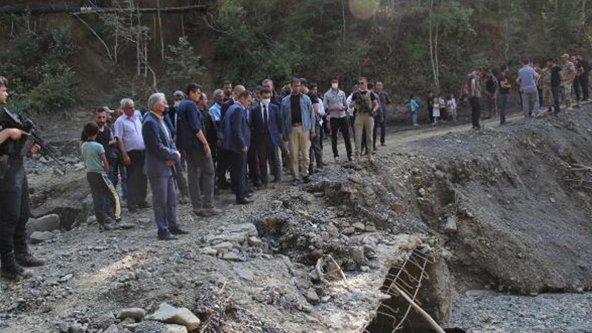 Hakkari Valisi: Yollarımızda, köprülerimizde, alt ve üst yapılarda hasar var