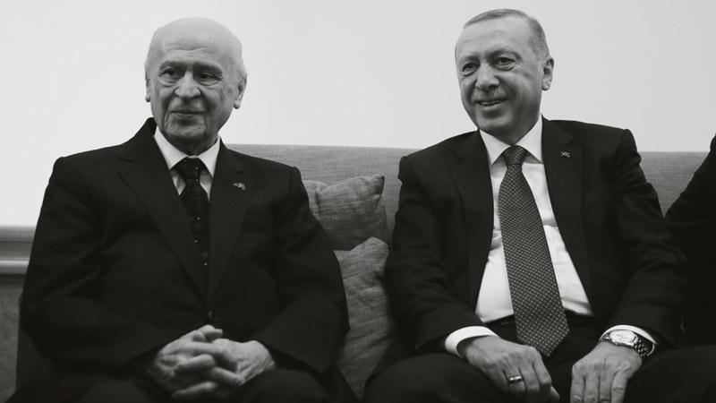 İsmail Saymaz: Bahçeli yalnızca Cemil Çiçek'e yanıt vermedi, yanıtın asıl muhatabı Erdoğan