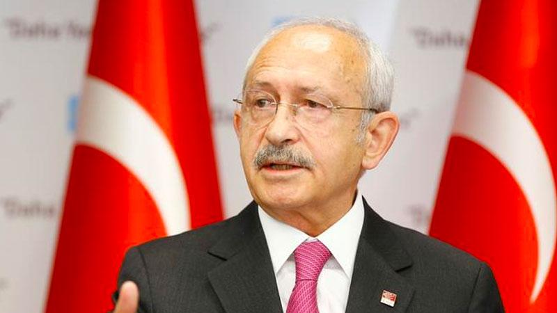 Kılıçdaroğlu'ndan Erdoğan'a: Bana edeceğin hakaretleri bile promptera yazdırmak zorunda kalıyorsun; gazeteci fısıldaması ile söyleşi de gördü ülke sayende