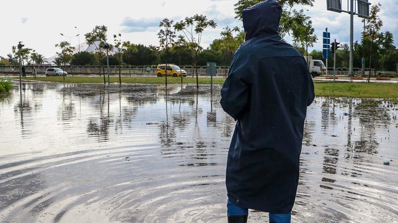 Meteoroloji'den sağanak yağış ve sel uyarısı