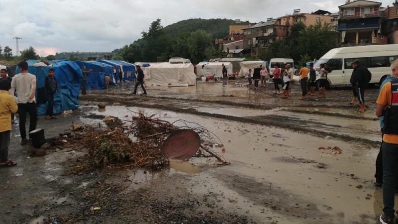 Zonguldak'ta mevsimlik tarım işçilerinin çadırları sular altında kaldı