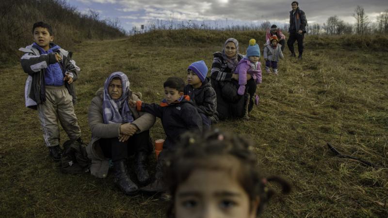 Fransa, Afgan göçmenlerin sınır dışı edilmesini durdurdu