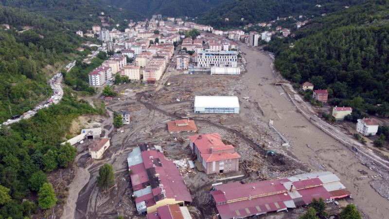 Bakan Soylu: Sel felaketi yaşanan Bozkurt'tan 13 bin kamyon çamur çıkarıldı