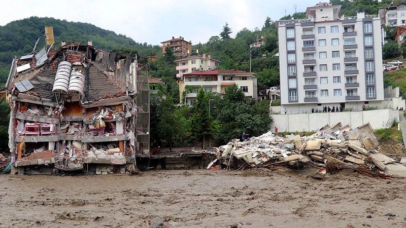 Sel felaketinde yaşamını yitirenlerin sayısı 64'e yükseldi