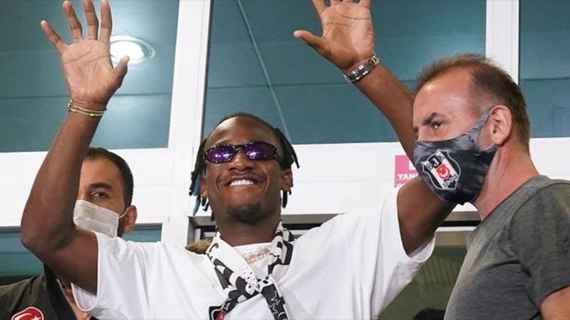 Beşiktaş'ın yeni forveti Michy Batshuayi, İstanbul'a geldi