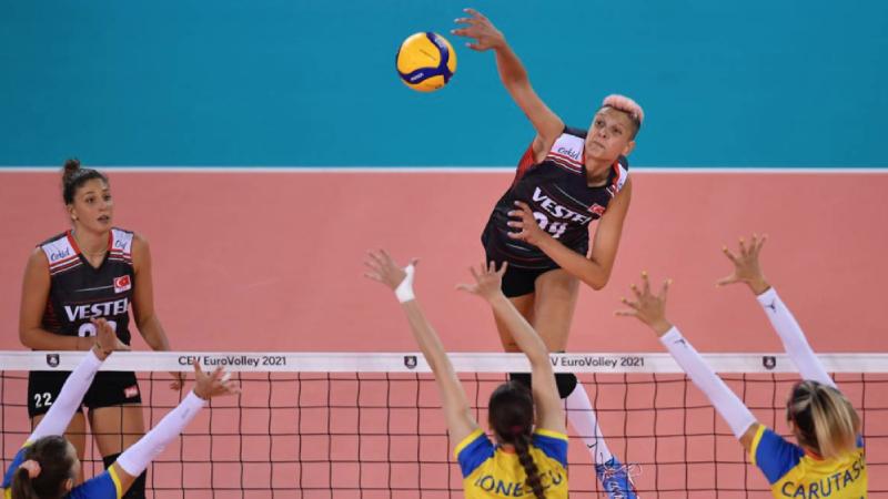 A Milli Kadın Voleybol Takımı, Ukrayna'yı 3-0'la geçti