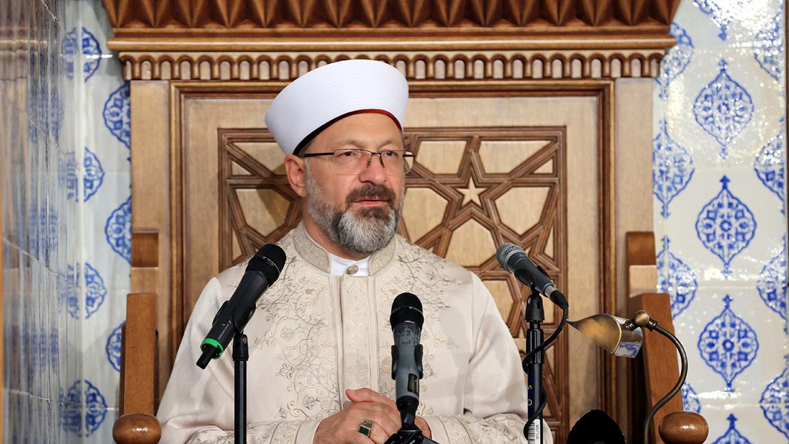 Diyanet İşleri Başkanı: Sosyal medyanın kullanımıyla alakalı hukuki çerçeveyi belirleyecek yasal bir mekanizmanın ihdası ötelenemez bir zorunluluk