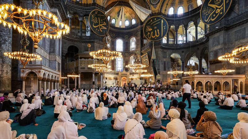 Yeni Akit yazarı: Ayasofya’nın tekrar cami haline getirilmesi ülkemiz üzerindeki lanetin kalkmasına sebep oldu