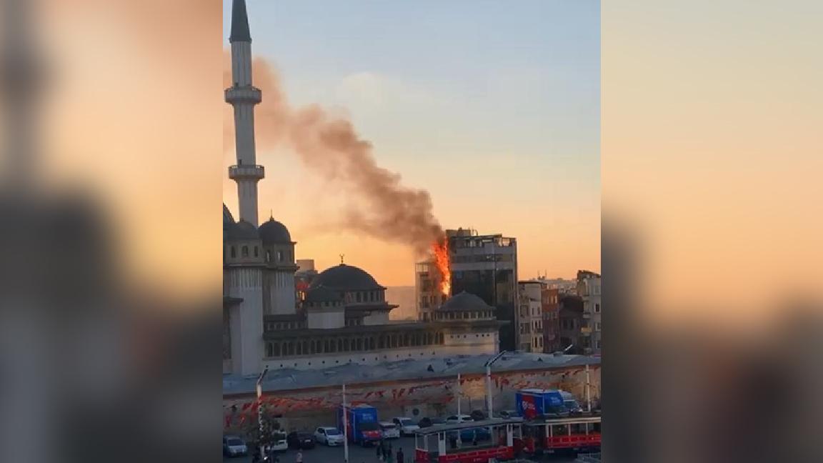 Taksim'de 6 katlı otelde çıkan yangın söndürüldü