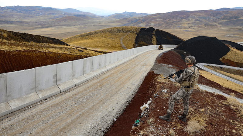 İçişleri Sözcüsü Çataklı: Yılbaşından bu yana 94 bin 915 düzensiz göçmen yakalandı