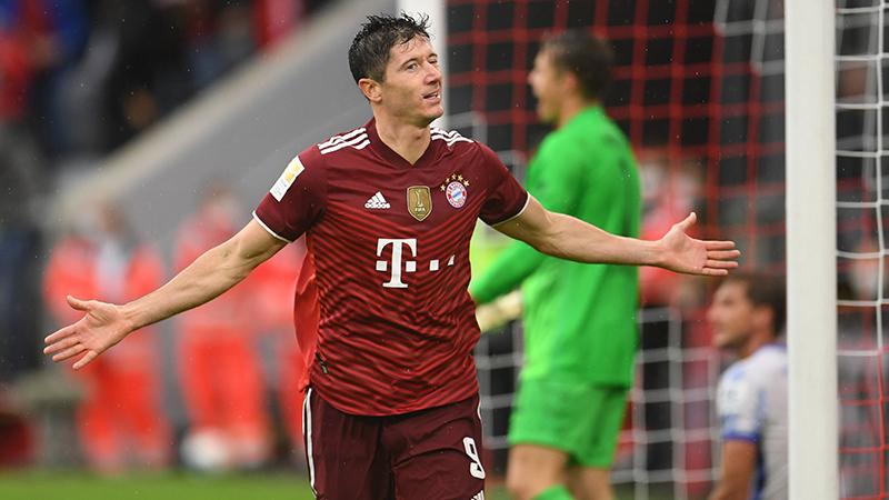 Lewandowski hat-trick yapıp rekor kırdı; Bayern, Hertha karşısında farklı kazandı