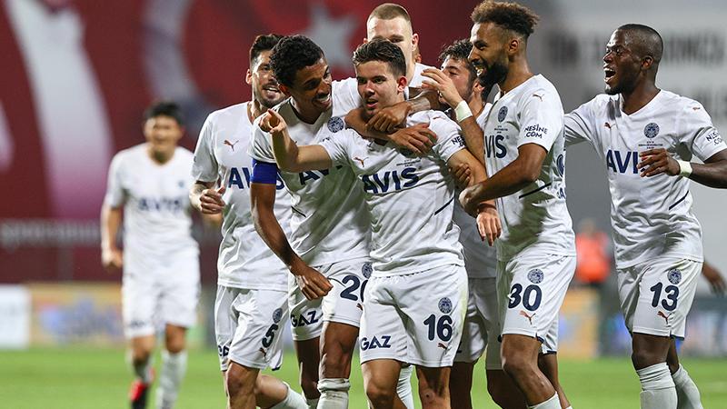 Fenerbahçe, Altay deplasmanında üç puanı iki golle aldı