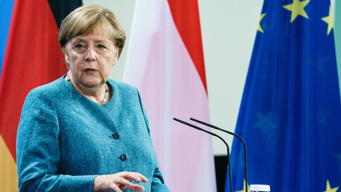 Merkel: İsminiz 'Klaus' veya 'Erika' olmasa da Alman olabilirsiniz