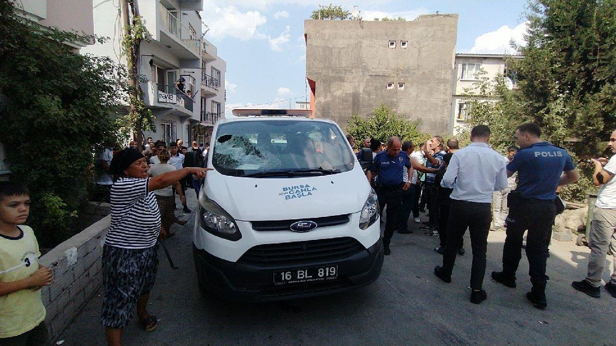 Akıl hastanesinden belediyenin çakarlı aracıyla kaçtı 