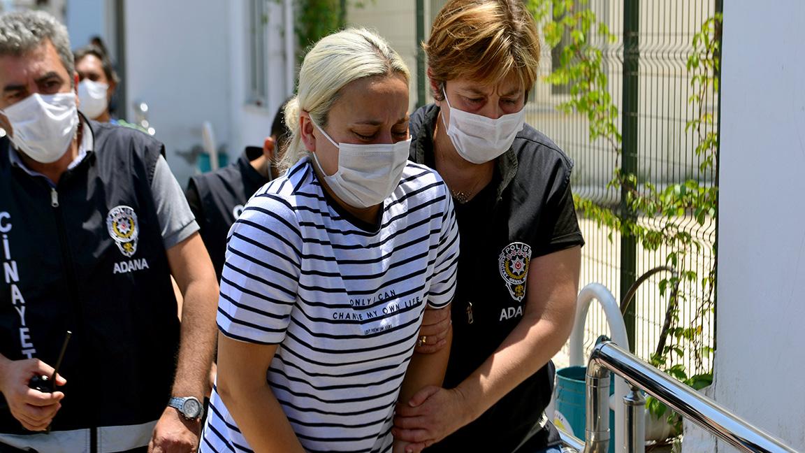 Adana'da şiddet gördüğü eşini bıçaklayarak öldüren İzel Erdeve, müebbet hapisle yargılanacak 