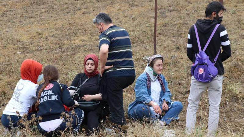 Bolu'da işçi servisi ile TIR çarpıştı: 13 yaralı