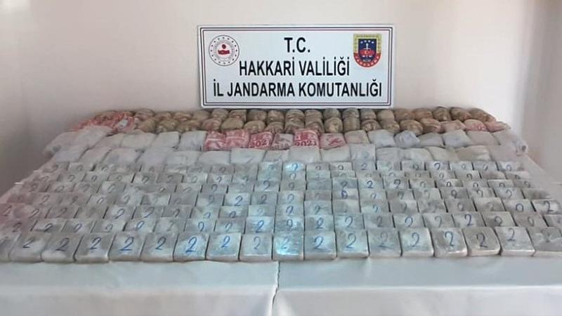 Hakkâri'de toprağa gömülü 160 kilo eroin ele geçirildi