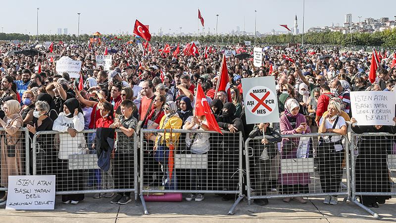 Aşı karşıtları İstanbul'da toplandı: Dilipak konuşma yaptı