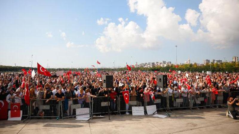 Yeni Akit yazarı Akben: Aşı karşıtları  dün yaptıkları miting ile ipin ucunu bayağı kaçırdı