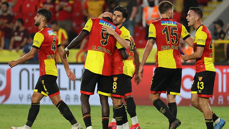 Medipol Başakşehir'i mağlup eden Göztepe, Süper Lig'de ilk galibiyetine ulaştı