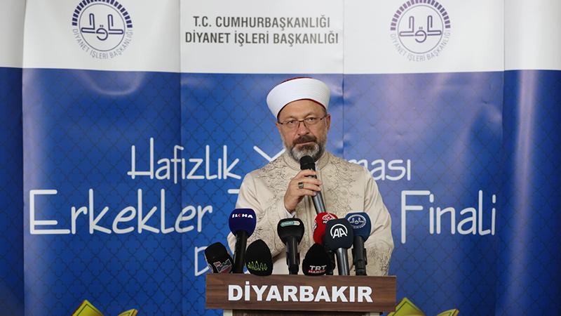 Fatih Altaylı: Doğu ve Güneydoğu'da kaybedilen oyları devşirmek için Diyanet devreye sokulmuş