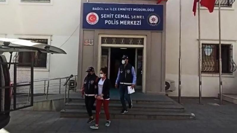 Evde doğurduğu bebeğini öldürdüğü iddiasıyla tutuklanan kadın hastanede hayatını kaybetti