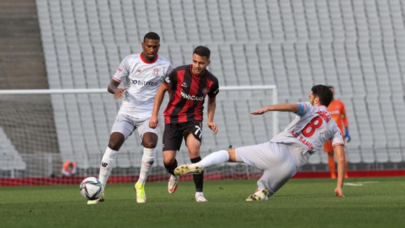 Fatih Karagümrük-Antalyaspor maçında kazanan çıkmadı