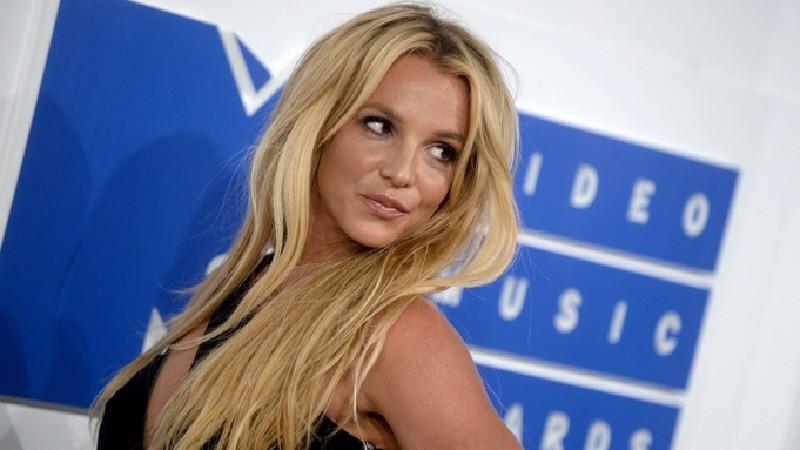 Babasının vasilikten çıkarılması için verdiği hukuk mücadelesini kazanan Britney Spears, hayranlarına teşekkür etti 