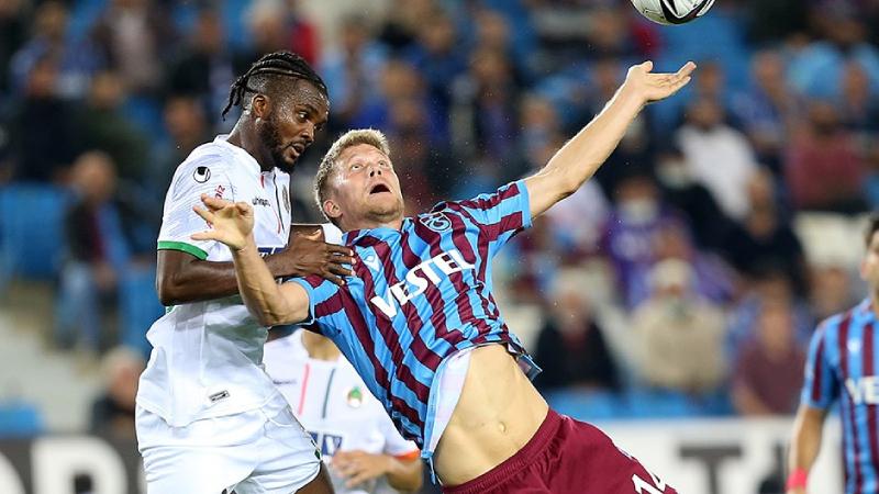 Trabzonspor, zirve yarışında Alanyaspor'a takıldı