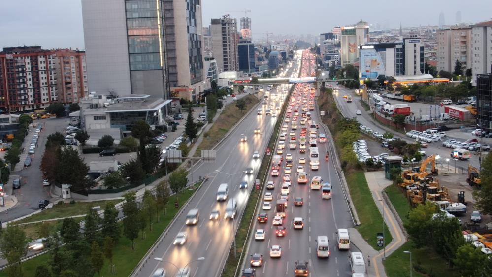 İstanbul'da bazı yollar bugün trafiğe kapatılacak