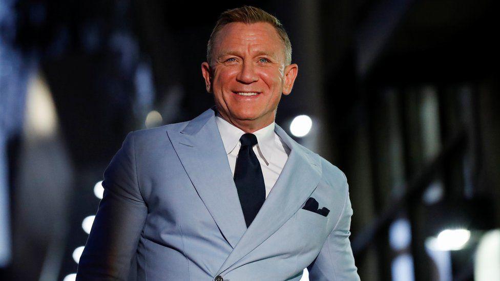 Daniel Craig de Hollywood Bulvarı'nda yıldızı bulunan isimlerden oldu 