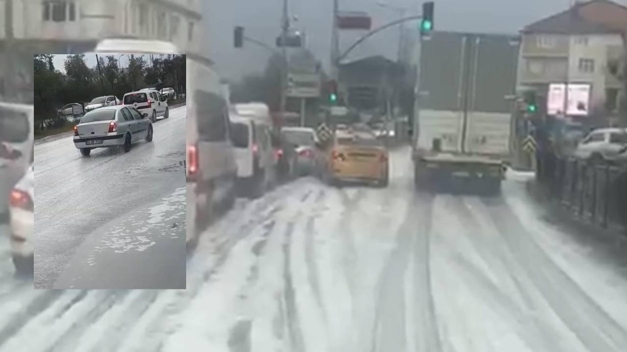 Tuzla'da yağmurun ardından caddeyi köpük kapladı